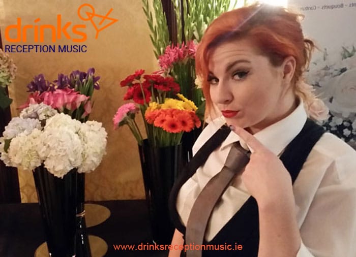 Diva Singing Waiters Drinks Reception music entertainment